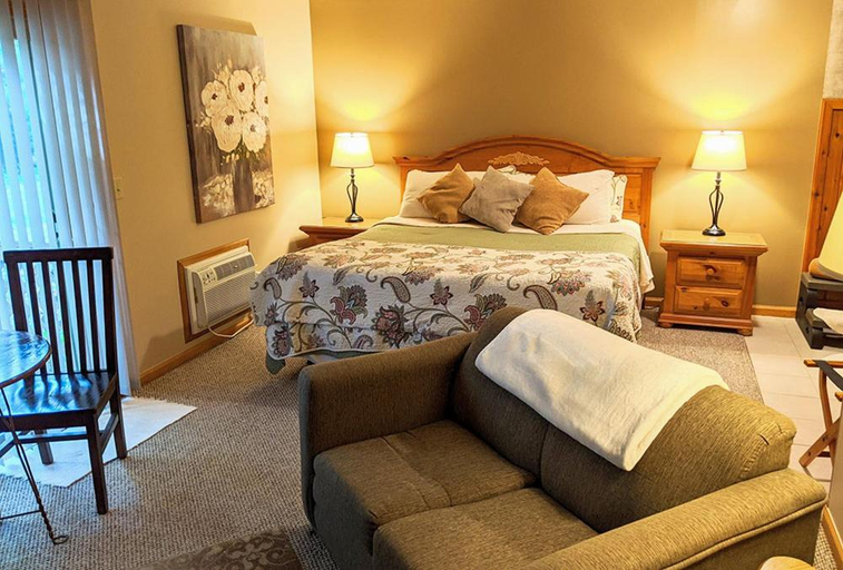 Others 2, Springbrook Inn, Roscommon