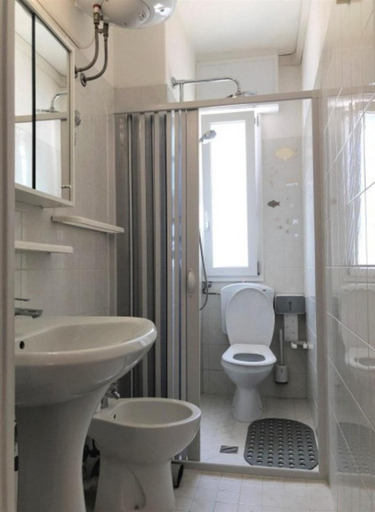 Bathroom, Apartment 100 meters from beach, Venezia