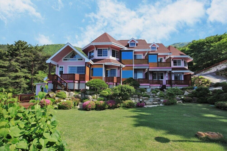 Exterior & Views 1, Palsecjo Pension, Geoje