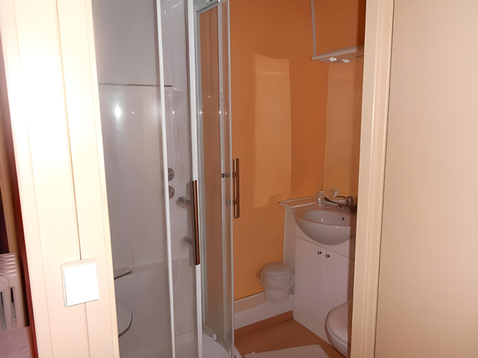 Bathroom 4