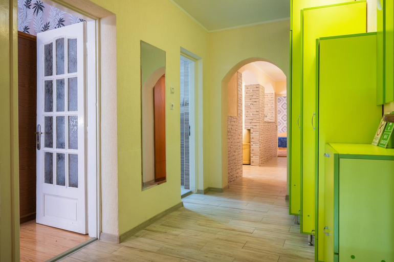 Others 3, Noua Oasis BNB with PARKING, Brasov