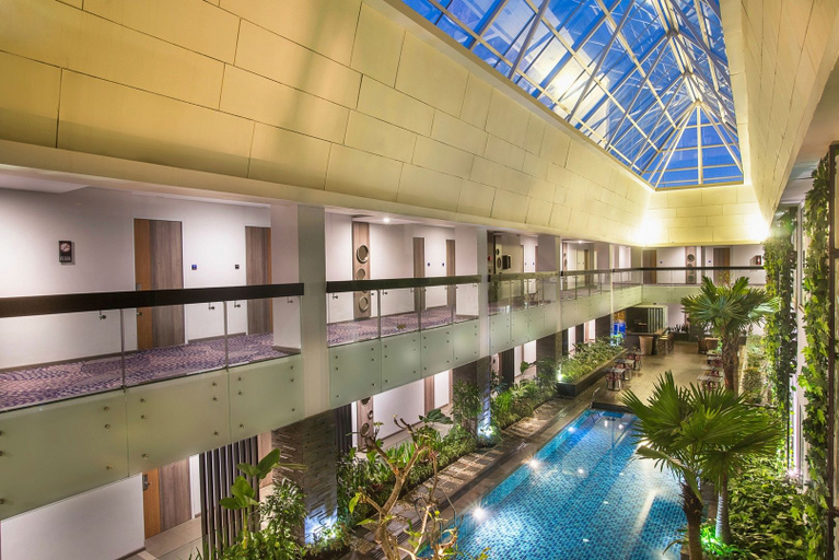 Holiday Inn BANDUNG PASTEUR - Tap to explore photos