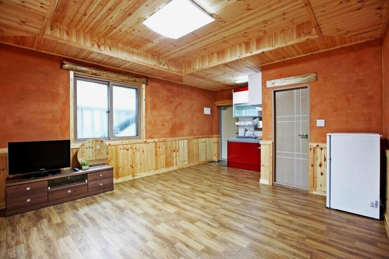 Others 5, Utbeodeong Pension, Chuncheon