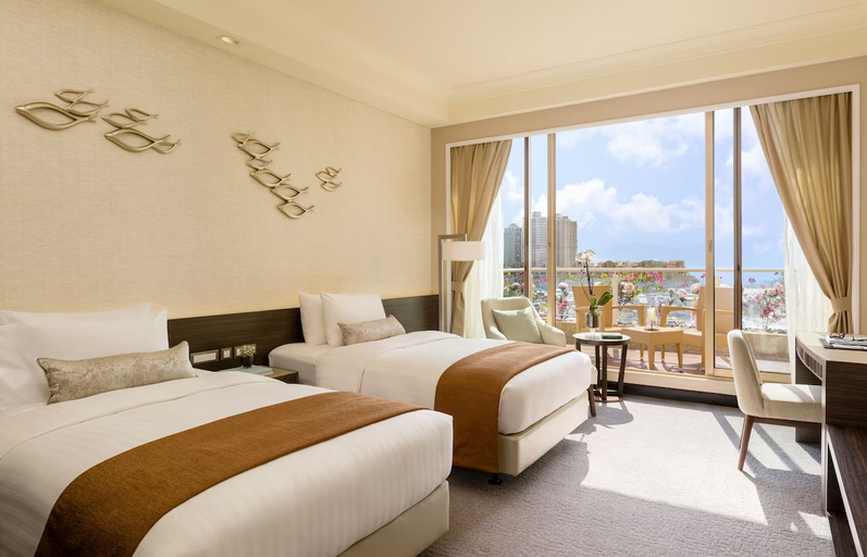 Bedroom 4, Hong Kong Gold Coast Hotel, New Territories