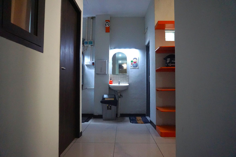 Bathroom 4, Capital O 3952 Hotel C 18 Cibaduyut, Bandung