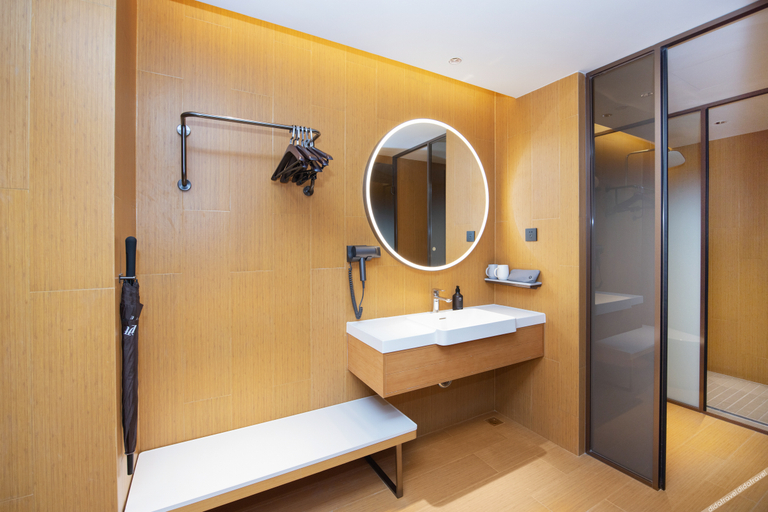 Bathroom 3, Ji Hotel Weihai Wendeng District Government Xiangshan Road, Weihai