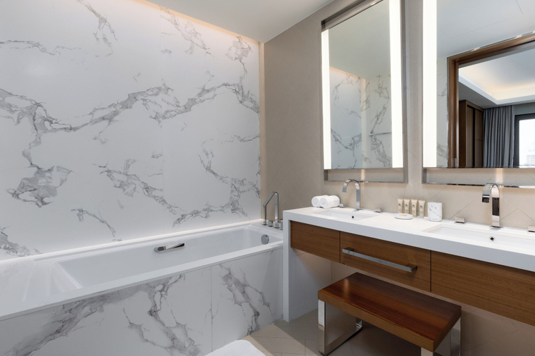 Bathroom 3, Maison Privee - Luxury Apt w/ Spectacular Burj Khalifa Views, Dubai
