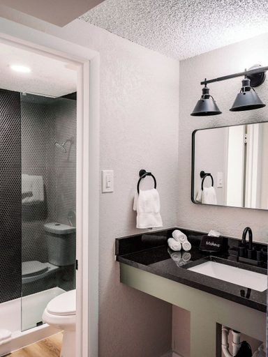 Bathroom 4, Western Lodge, Routt