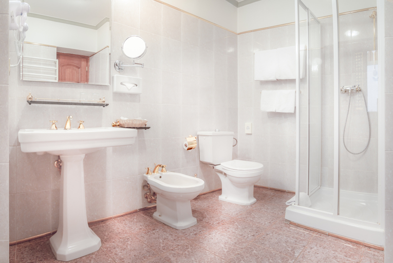 Bathroom 4, The King Charles, Praha 6