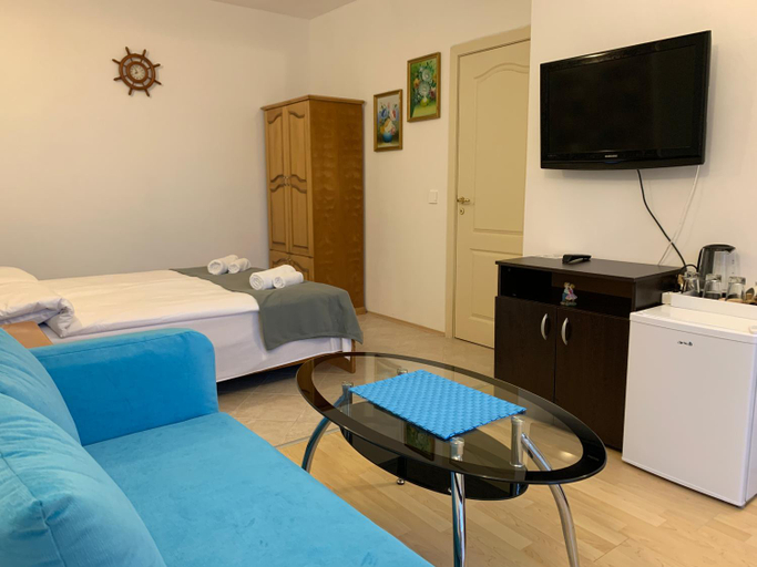 Bedroom 2, Sunray Guest House, Private Rooms & Apartment with Lovely Sea View, Varna