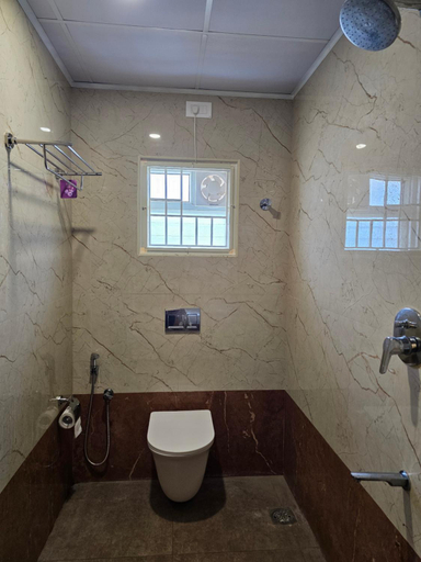 Bathroom, Clinton's Praetorium Inn, Thiruvallur