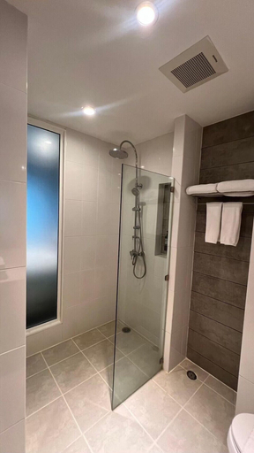Bathroom 4