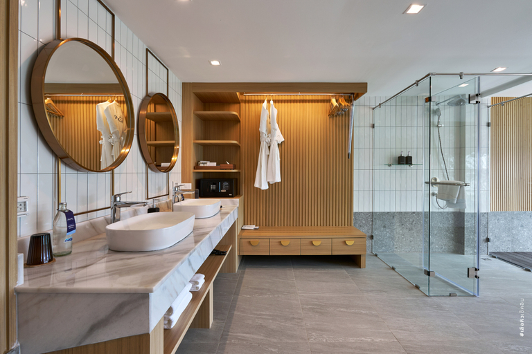 Bathroom 7