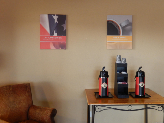 Others, Econo Lodge Sonora, Sutton