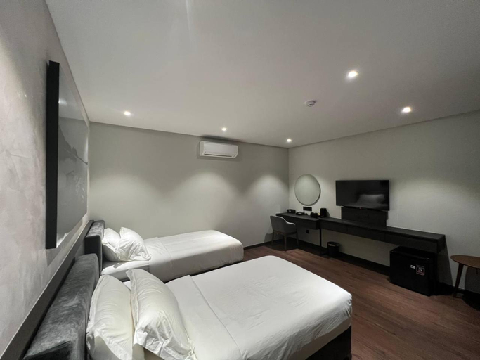 Bedroom 27