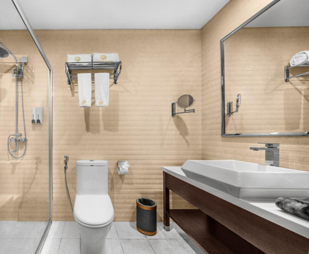 Bathroom 14