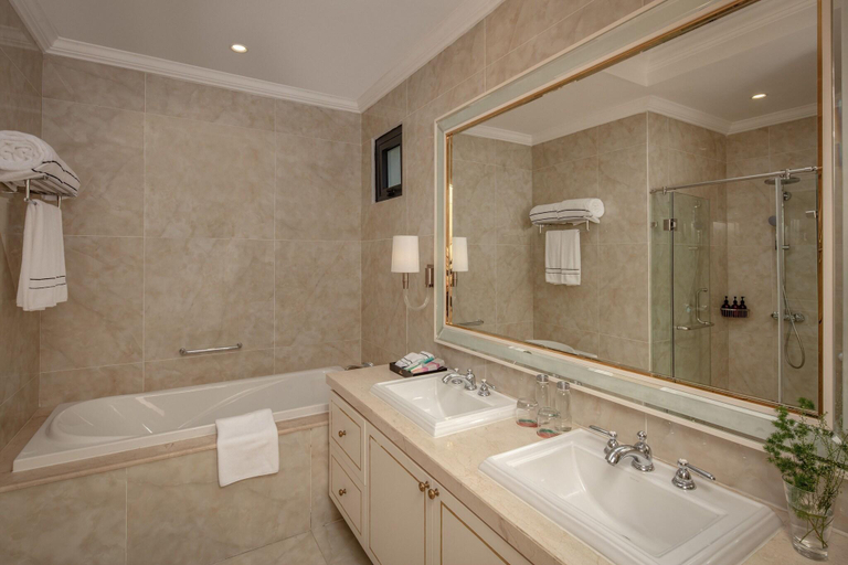 Bathroom 5, Melia Vinpearl Cua Sot Beach Resort, Can Lộc