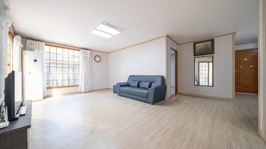 Others 5, pu leun cho won ui jib, Gapyeong