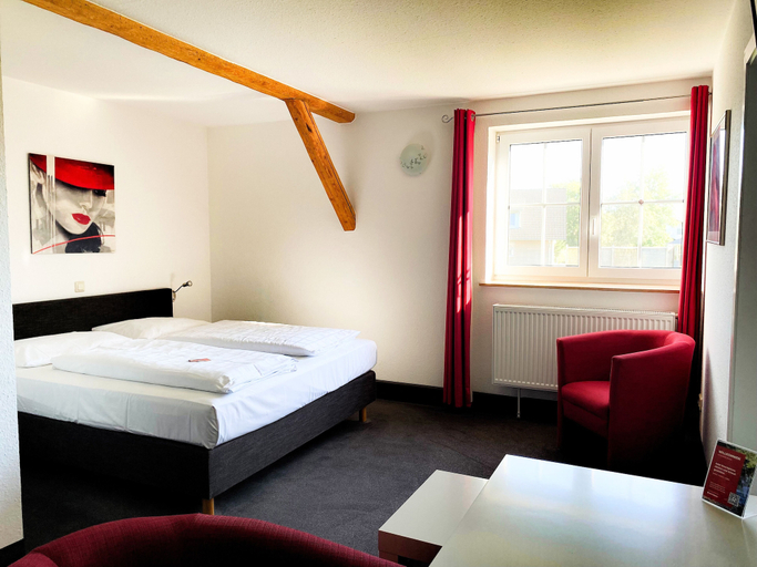 Bedroom 4, Landhotel Zerlaut, Ravensburg