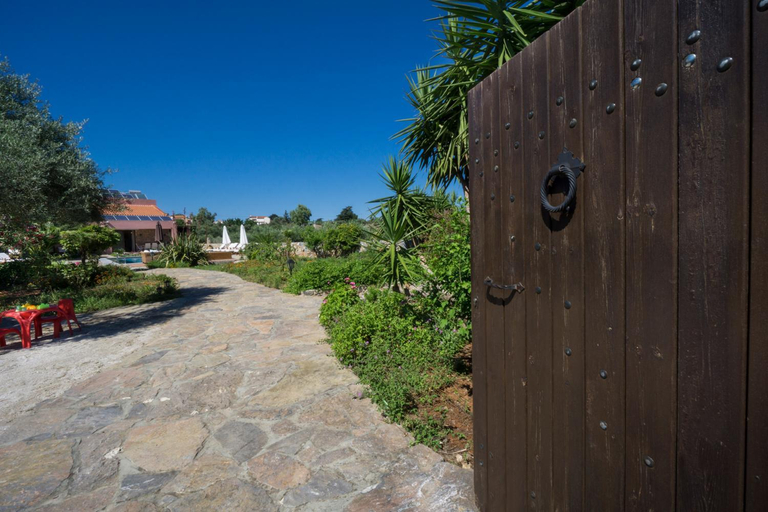 Others 3, Villa Nafsika Litsarda, Crete