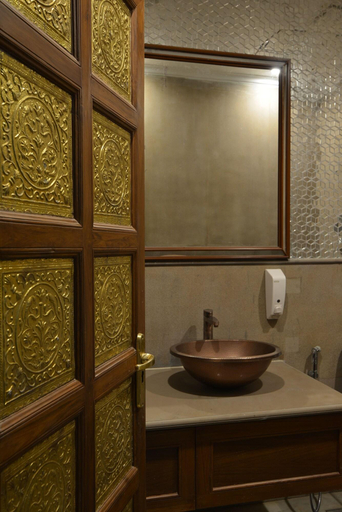 Bathroom 4, Welcomheritage Haveli Dharampura, Delhi