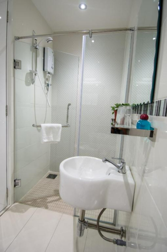 Bathroom 4, 12Fly Hotel, Kuala Lumpur