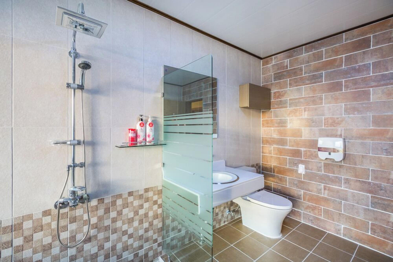 Bathroom 3, Hue travel Pension, Muan