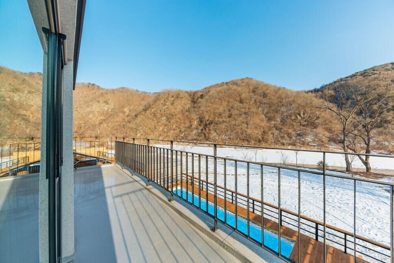 Others 4, Nine to zero Pension, Chuncheon