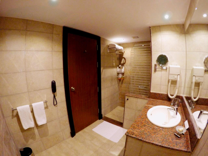 Bathroom 5, Casa Mare Resort - ex, Royal Tulip Beach Resort, Marsa 'Alam