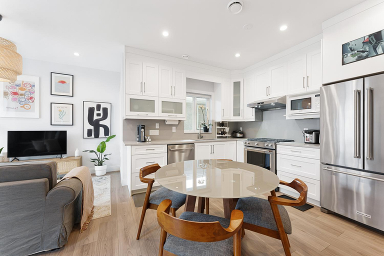 Others 5, Charming 3BR Home in a Lovely Vancouver Neighborhood, Greater Vancouver