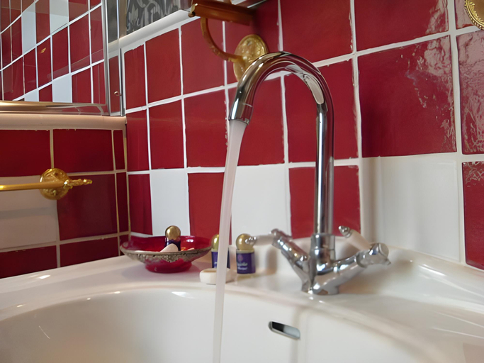 Bathroom 9