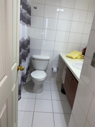 Bathroom 2, Central Suites, Santiago