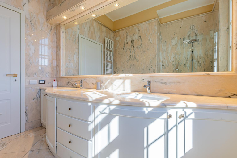 Bathroom 3, Suites Mansion, Milano