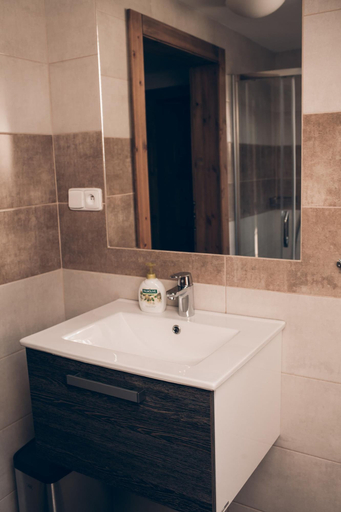 Bathroom 4, Lazne Libverda Llp015, Liberec