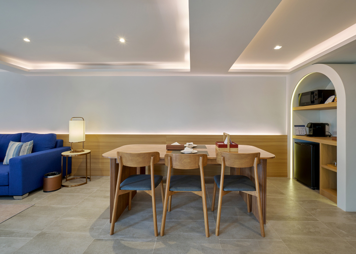 Dining Room 12