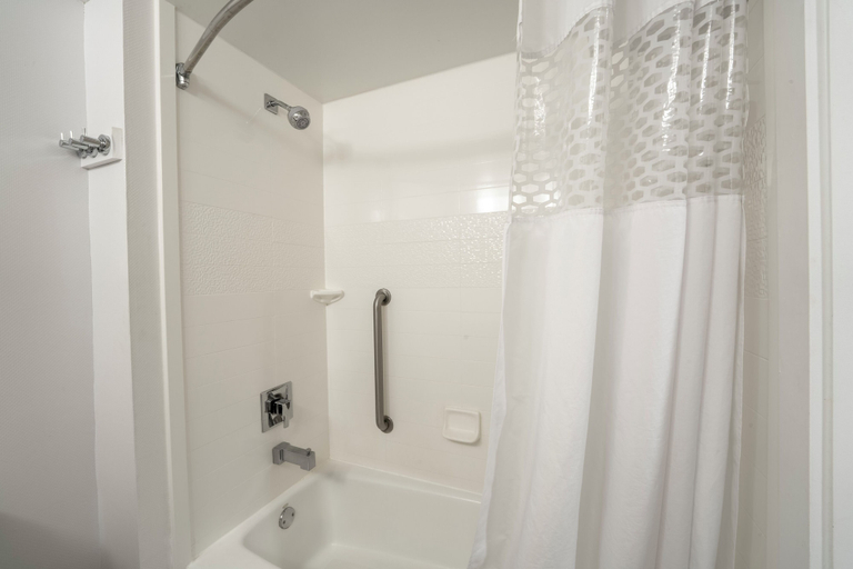 Bathroom 5, Hampton Inn Jacksonville South/I-95 at JTB, Duval