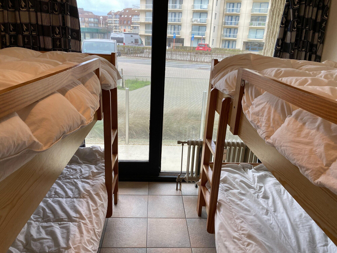 Others 5, Apartment in Nieuwpoort With Terrace, West-Vlaanderen