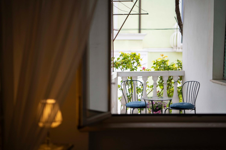 Others 4, Suite Petra, Ancona