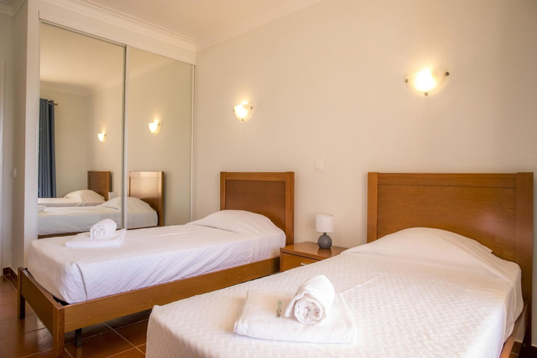 Bedroom 4, B33 - Praia do Vau Apartment, Portimão