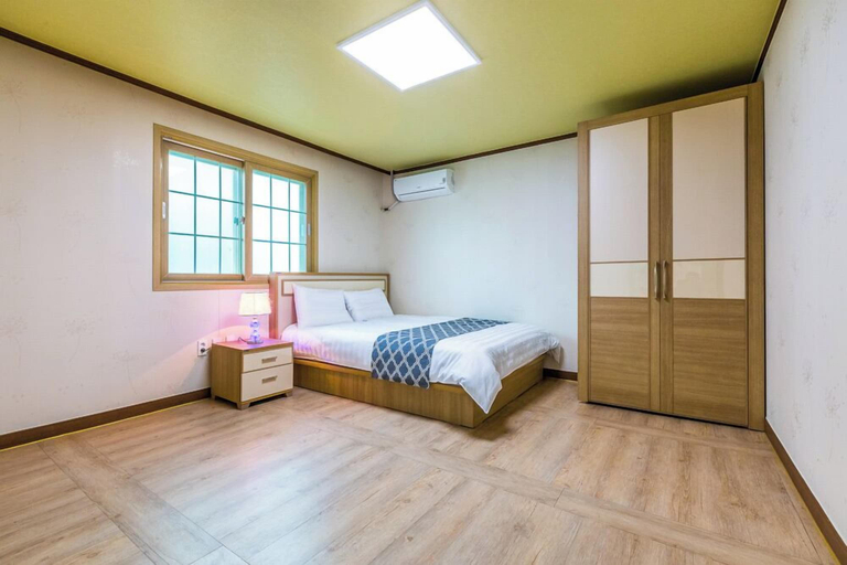 Bedroom 2, Hue travel Pension, Muan