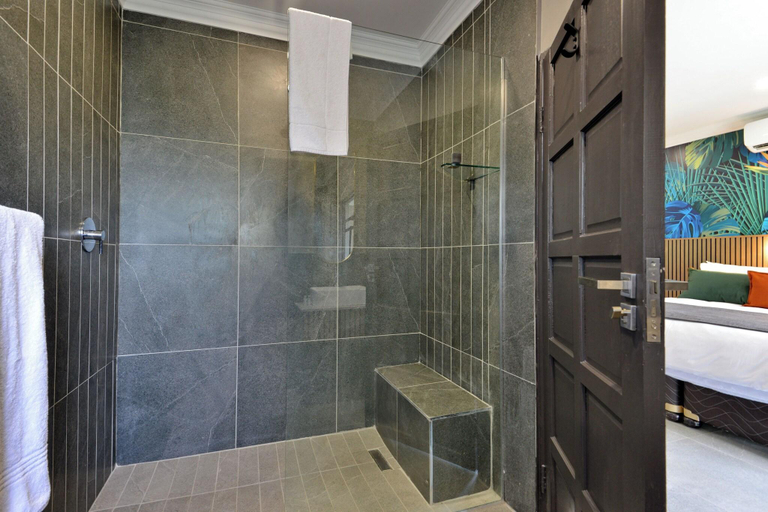 Bathroom 5, Seasons Sport And Spa, Bojanala
