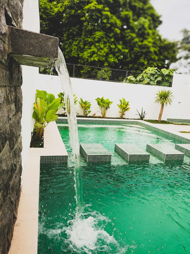 Others 4, Trueno Private Resort, Baras