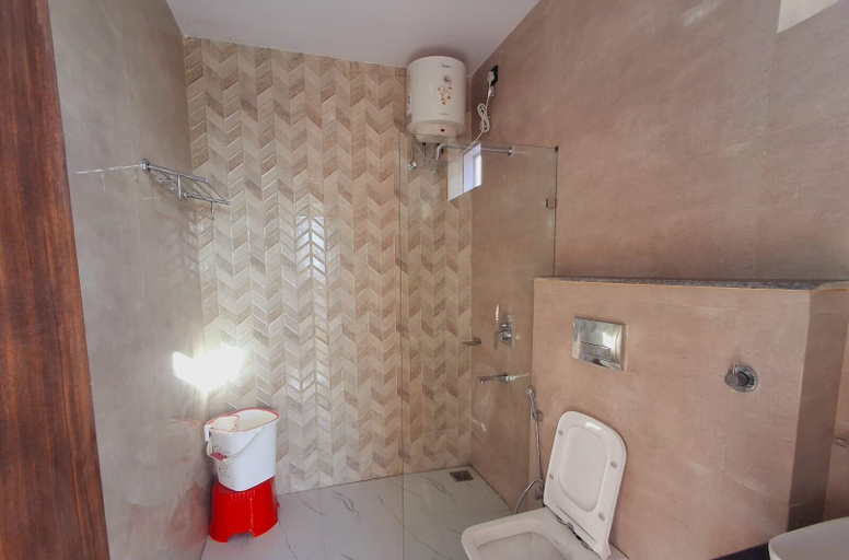 Bathroom 3, Hotel Surya Inn, Dehradun