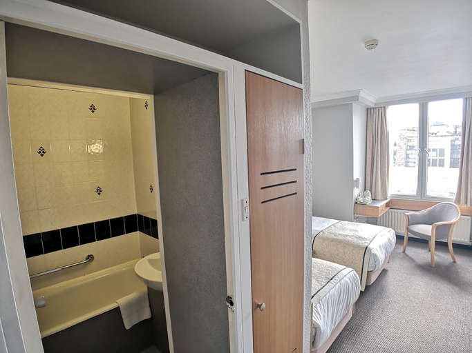 Bedroom 4, Lancaster Hall Hotel, London
