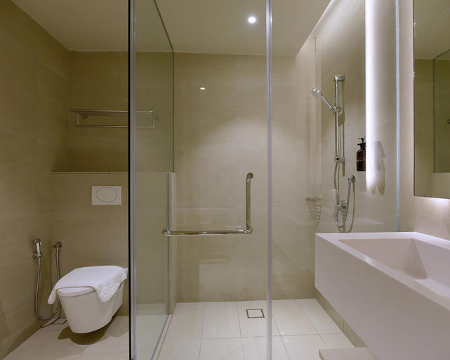 Bathroom 12