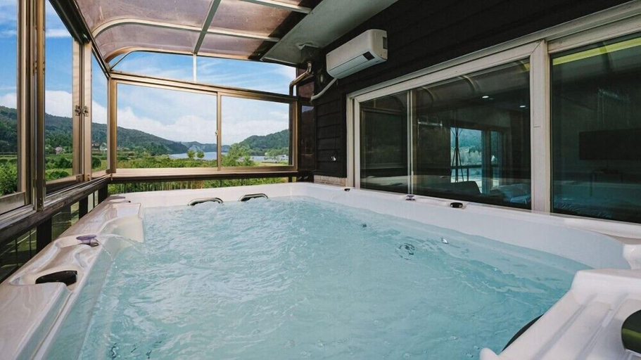 Swimming Pool 2