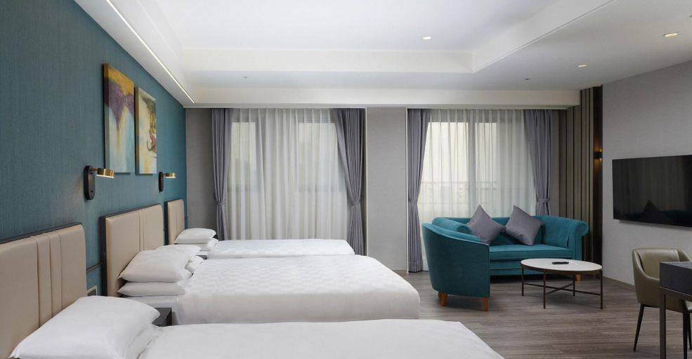 Bedroom 2, E-Da Skylark Hotel, Kaohsiung