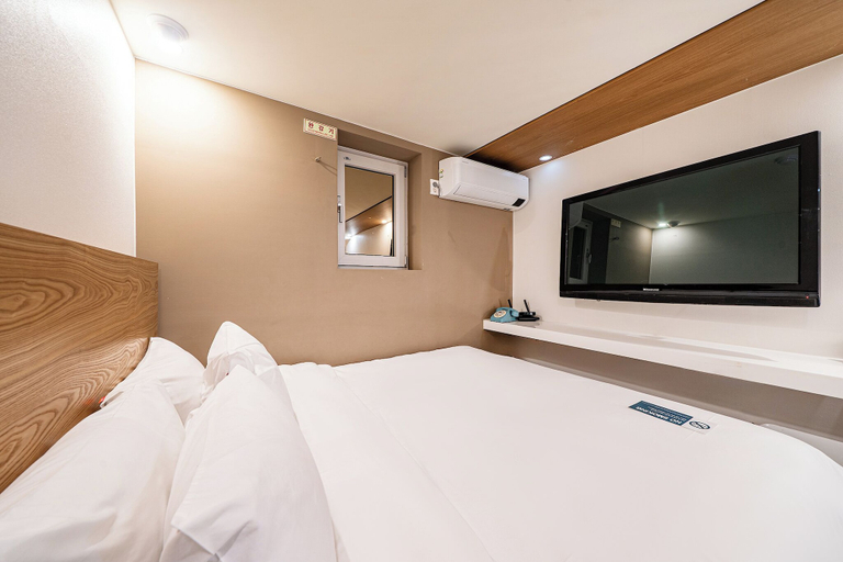Bedroom 9