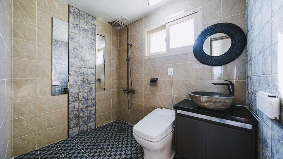 Bathroom 21