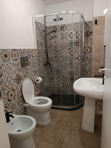 Bathroom 2, Adriatica 21 zona centrale, Viterbo